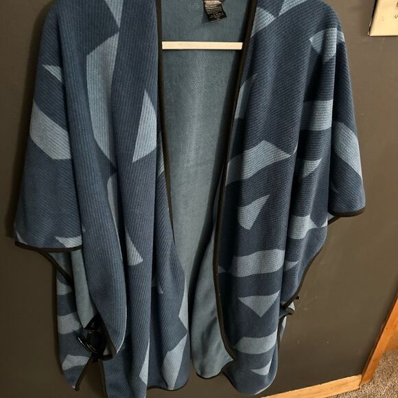 SERRA Women's Fleece Poncho Toggle Sides Geometric Blue Black One Size - Picture 4 of 9